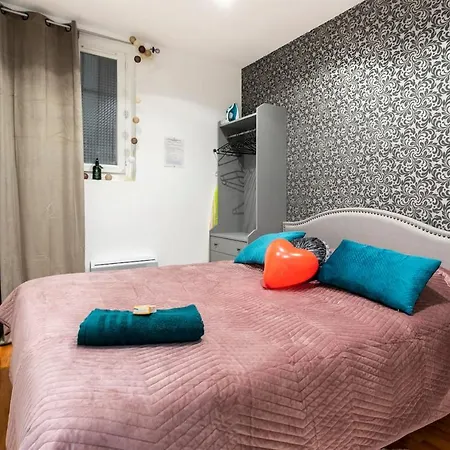 Chic 2 Pieces, Epure & Pragmatic A 5' De Paris Ivry-sur-Seine
